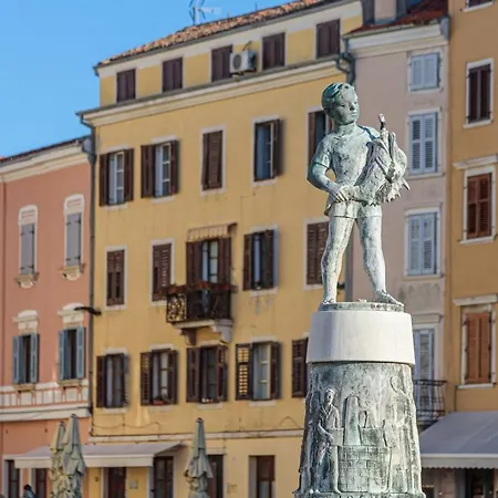 Dino Carrera Apartment